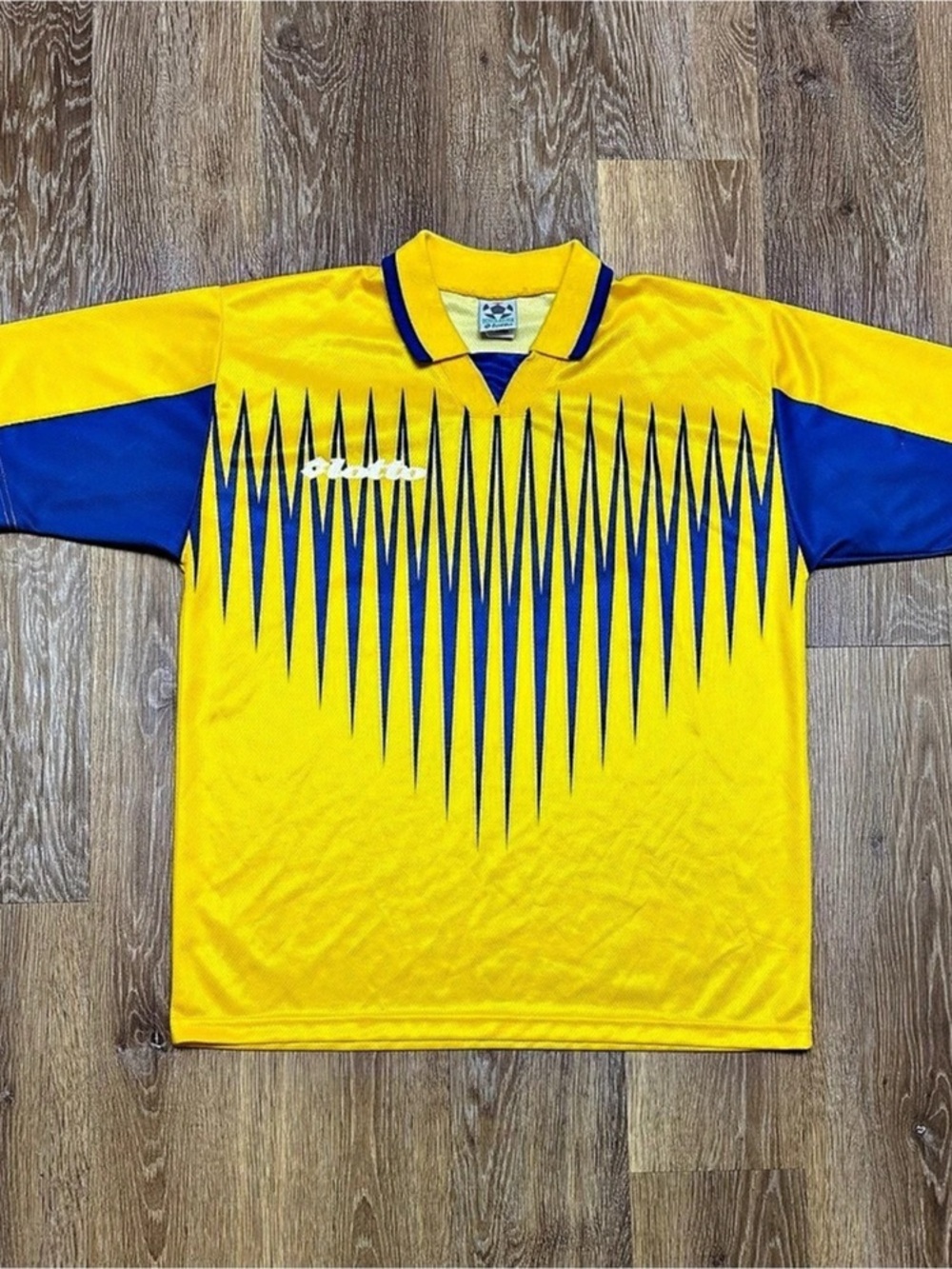 Lotto® Vintage 90s Soccer Jersey #22 M
Yellow Blue